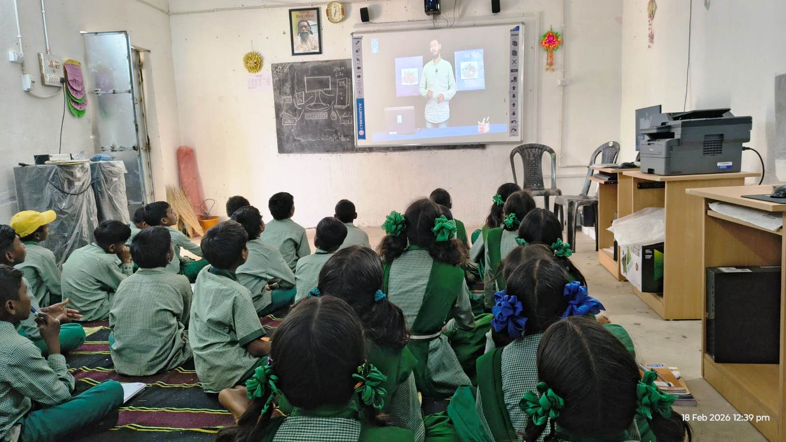 Computer Lab - Middle School Asanpath